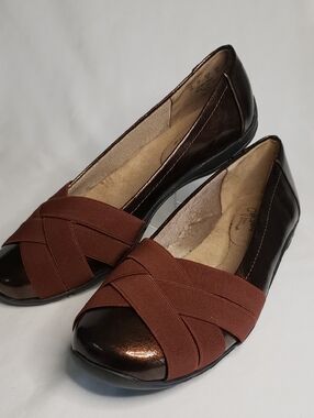 Life Stride "Daisie" NWOT Glossy Copper Brown Crisscross Flats, 9W
